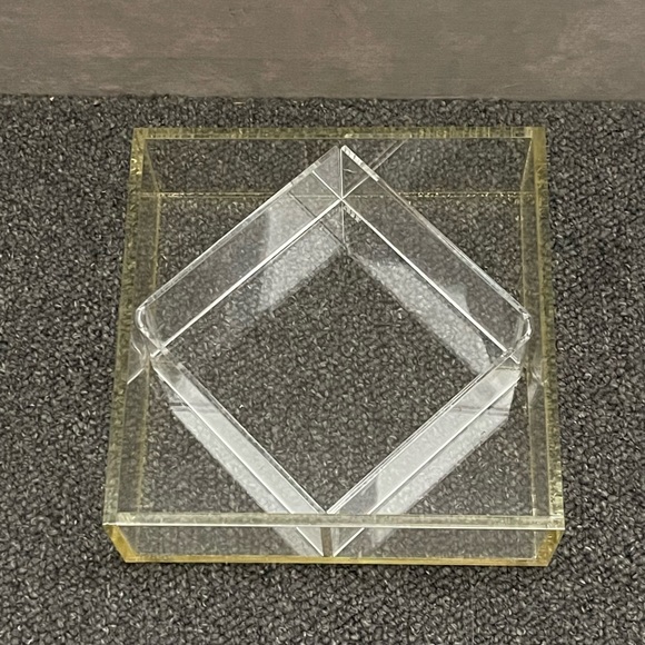VINTAGE Lucite Snack Box - Picture 5 of 6